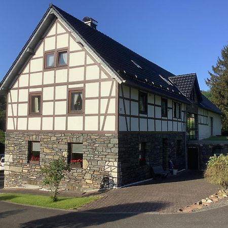 זימראת' Berg Blick Eifler Bauernhaus Modern Restauriert מראה חיצוני תמונה